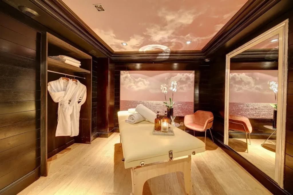 Chalgrin Boutique Hotel - photo 10