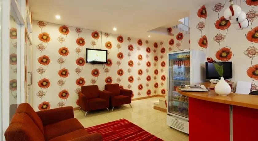 B Bossa Patong Hotel - photo 12