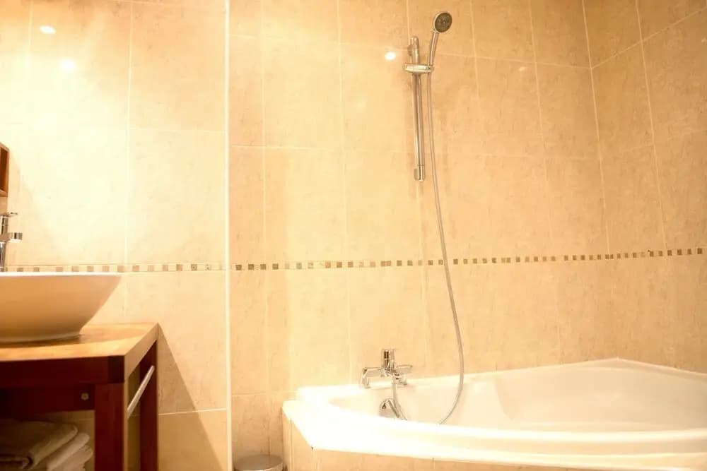 Apartment With one Bedroom in Paris, With Wonderful City View, Furnish - photo 5