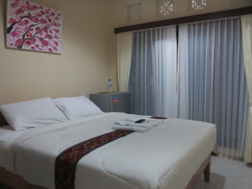 Sari Buana Bed & Breakfast - photo 2