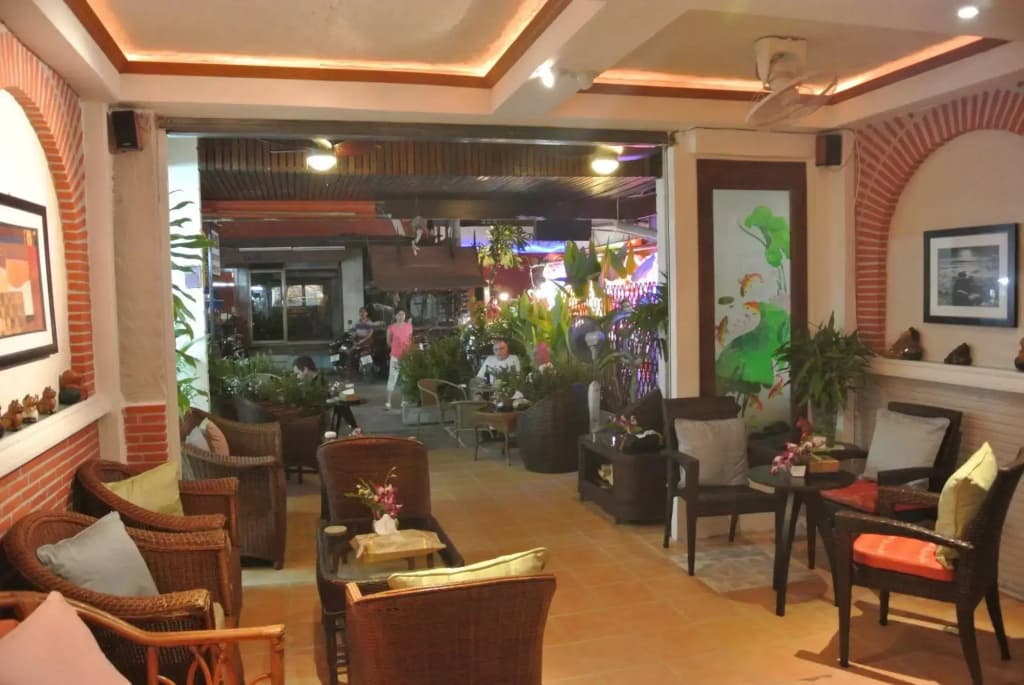 Karon Sunshine Guesthouse & Bar - photo 15