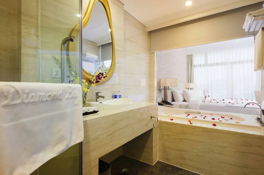 Diamond Bay Hotel - photo 9
