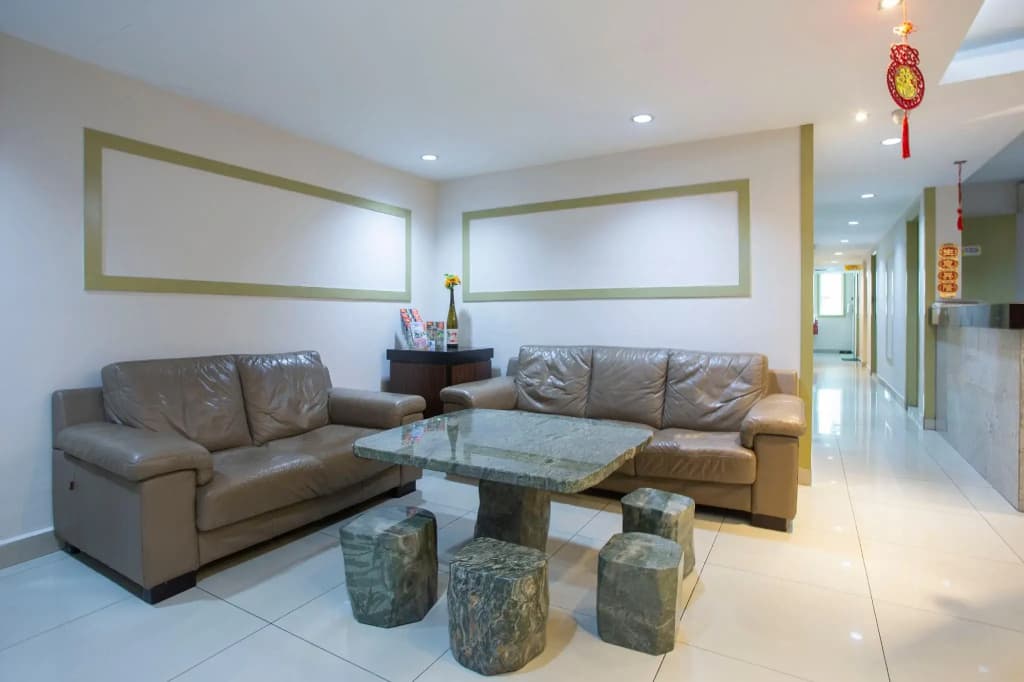 New Eastern Hotel - photo 2