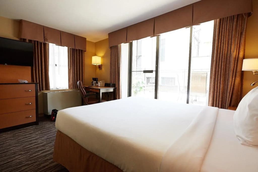 The Hotel @ Fifth Avenue - photo 38