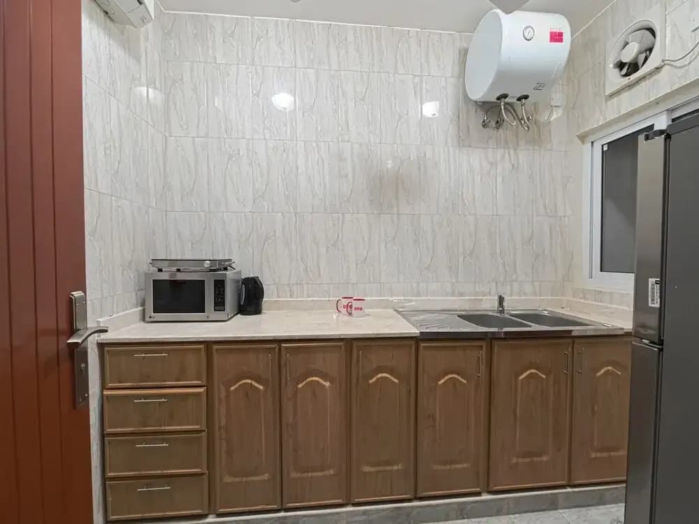 OYO 116 Platinium Hotel Apartments - photo 16