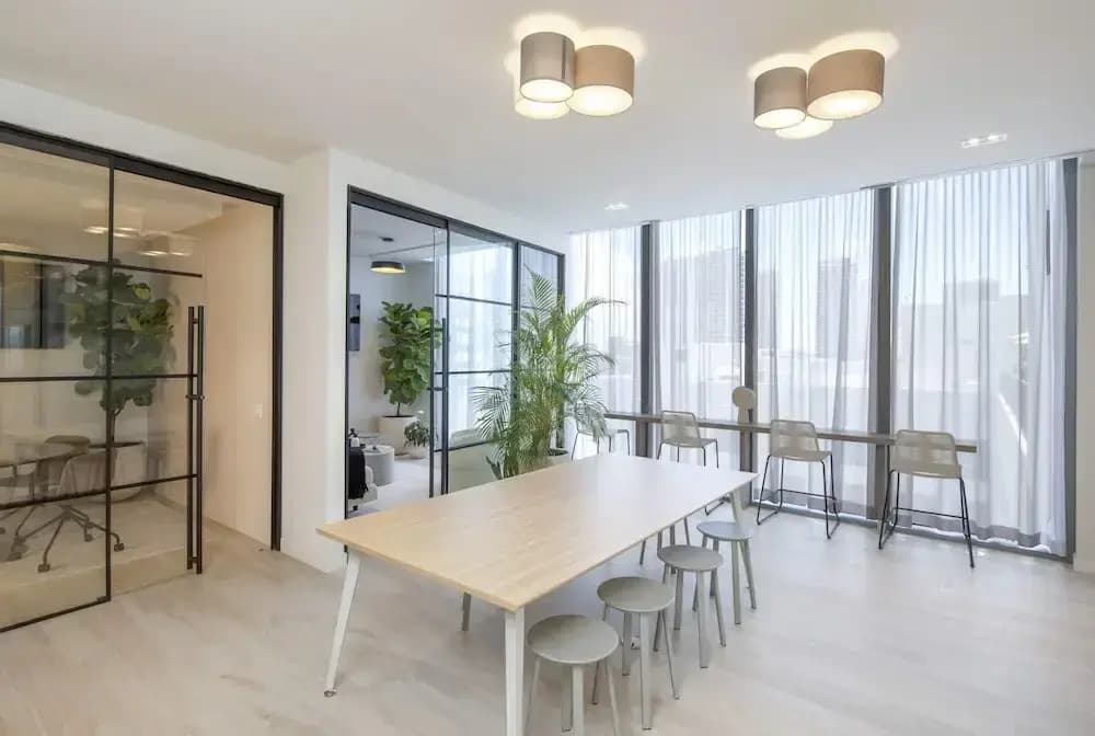 w Spacious Modern 3BR in Wynwood - photo 14