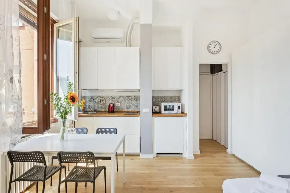 Isola Flat View - main photo