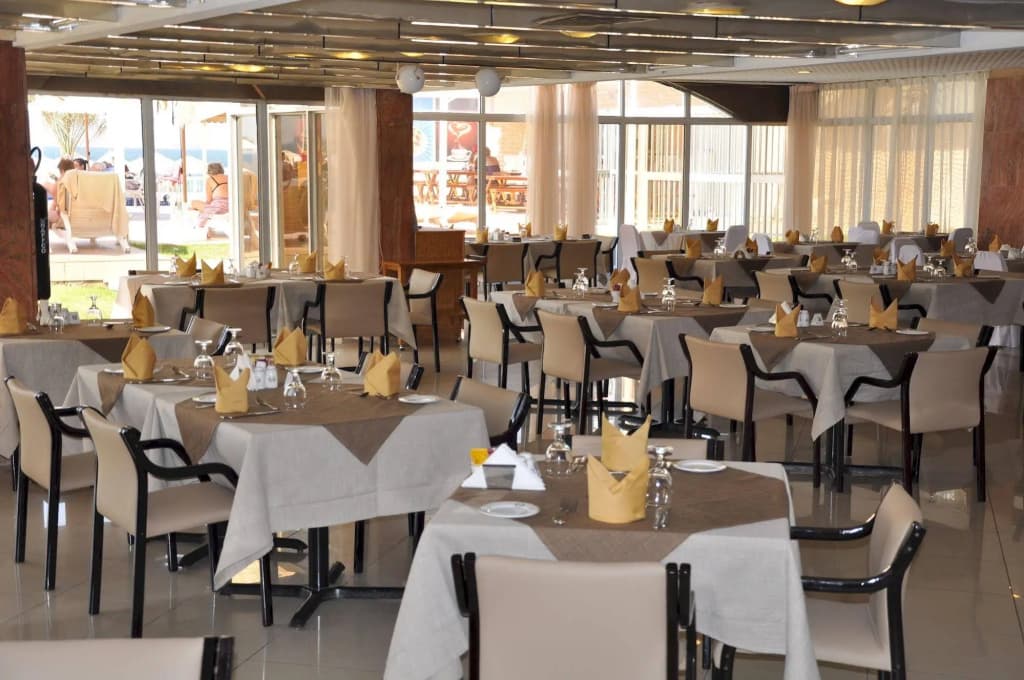 Sharjah Carlton Hotel - photo 24