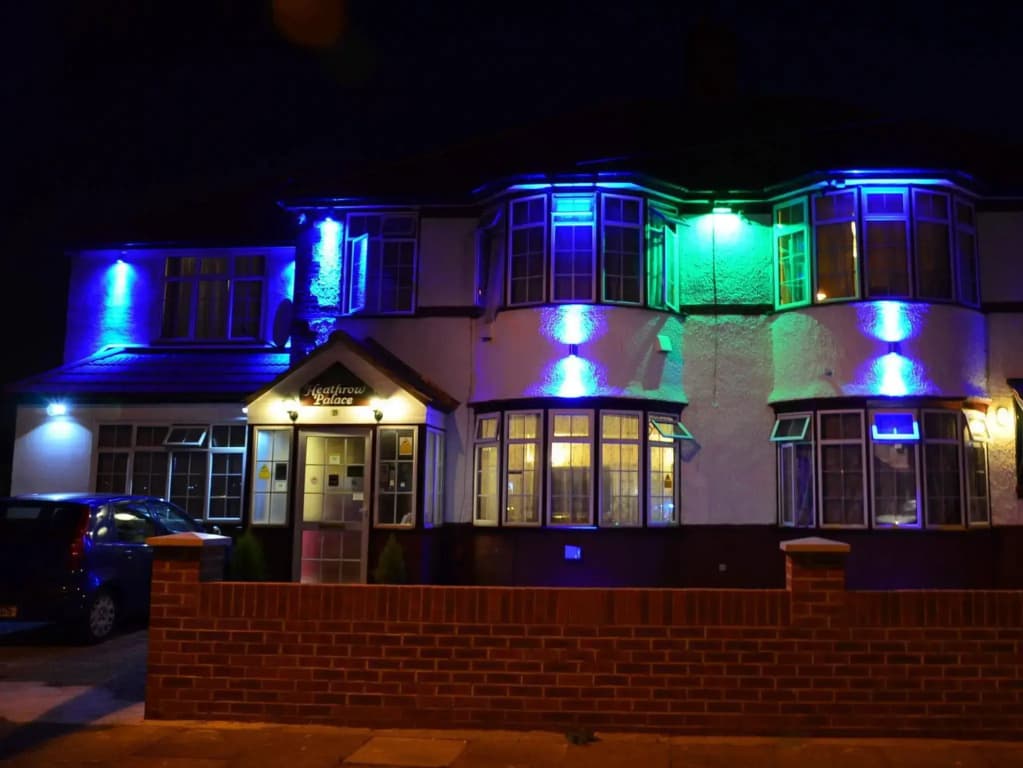 Heathrow Palace - photo 1
