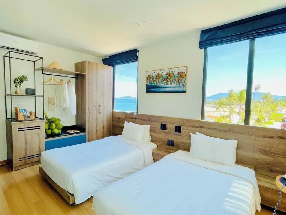 Cozy Front Beach House wid Private Beach - photo 1