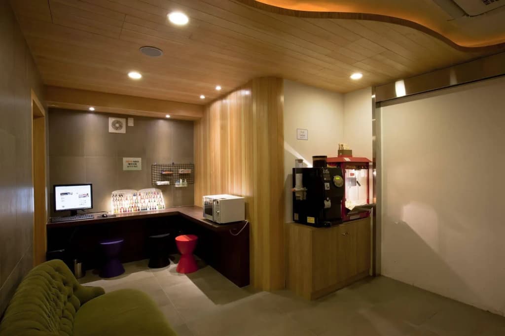 EZ Hotel - photo 3
