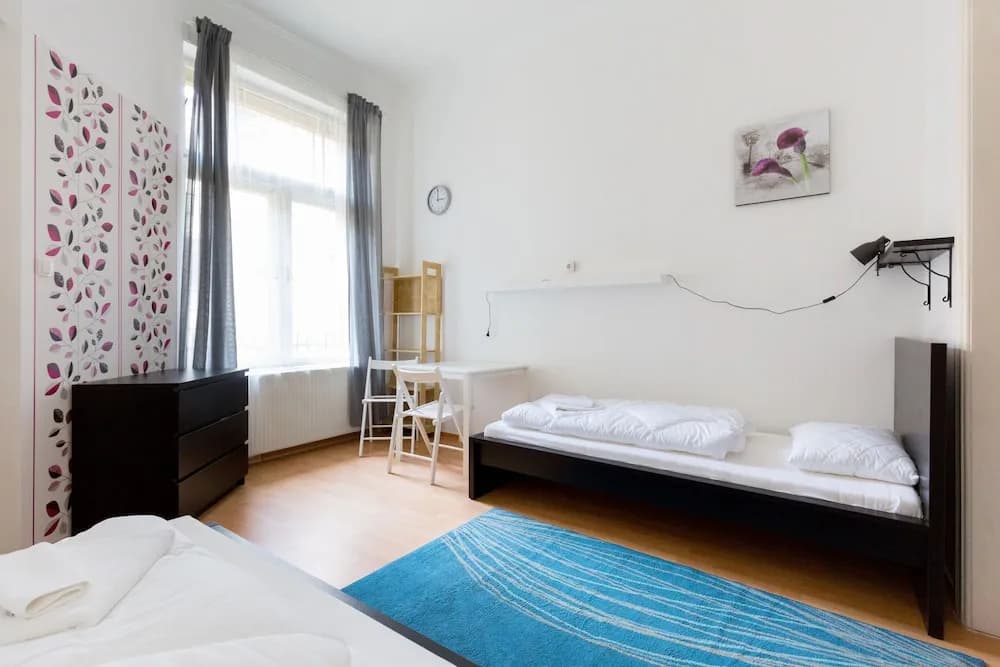 Budapest Apart-NAM-Queen Room - photo 4