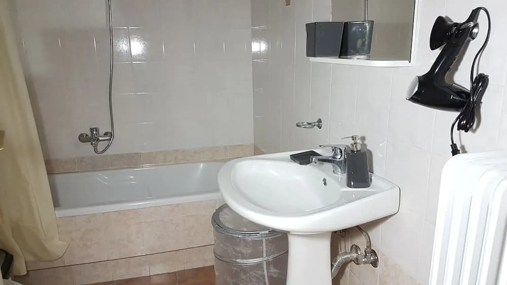 Erra - Zephyr - Athens Center, 90m²,3 BD,1.5 BATH - photo 7