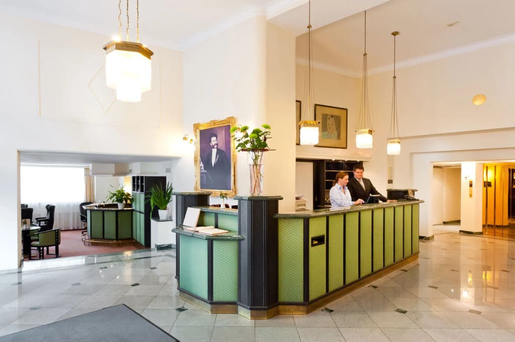 Hotel Johann Strauss - photo 2