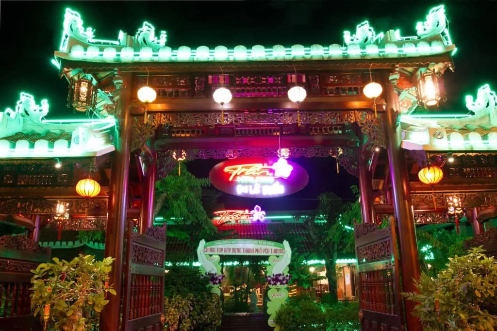 Ngoi Nha Xanh - photo 18
