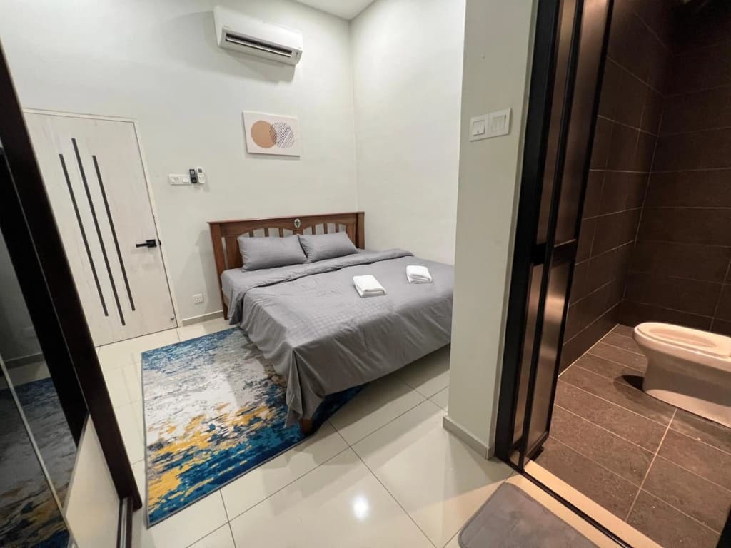 R3troHouse 3Bedroom with AC PS4,POOL TABLE,TVBOX - photo 1