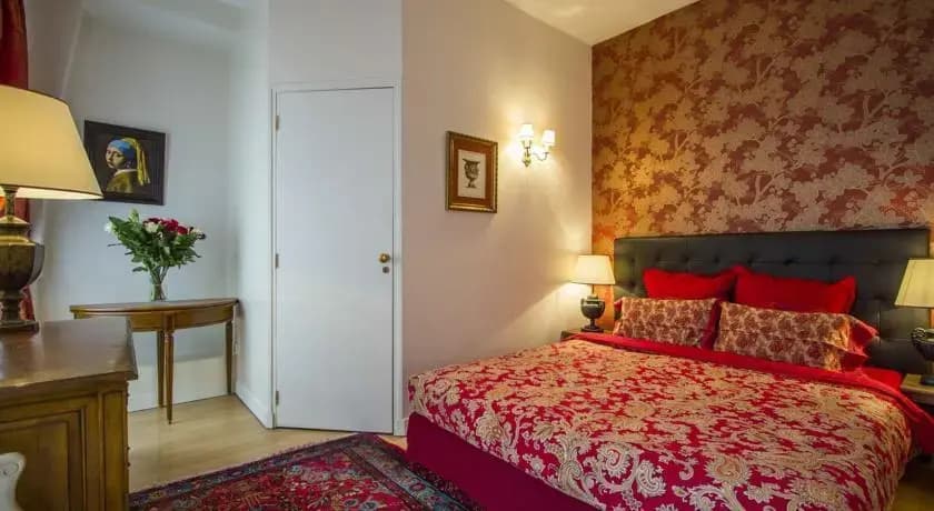 Louvre  Bed And Breakfast - photo 10
