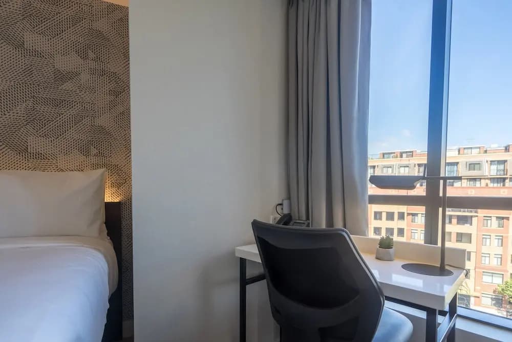 Kith Hotel Darling Harbour - photo 2