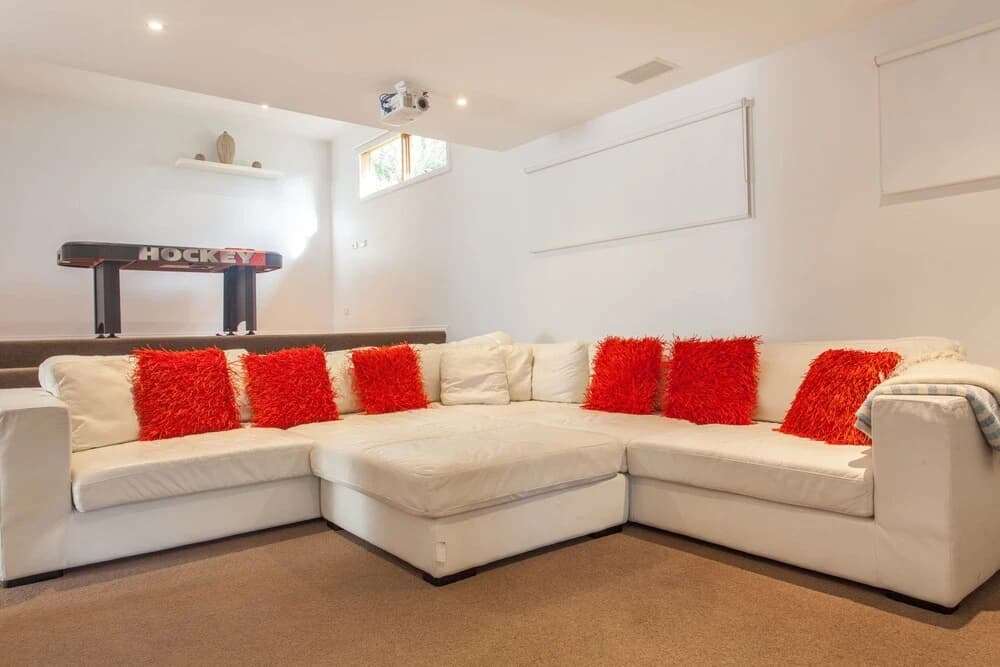 The White Beach House - photo 17