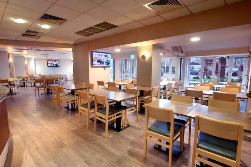 Waterloo Hub Hotel & Suites - photo 15