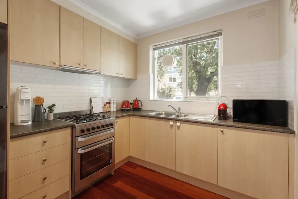Elle Apartments by Ready Set Host - photo 12