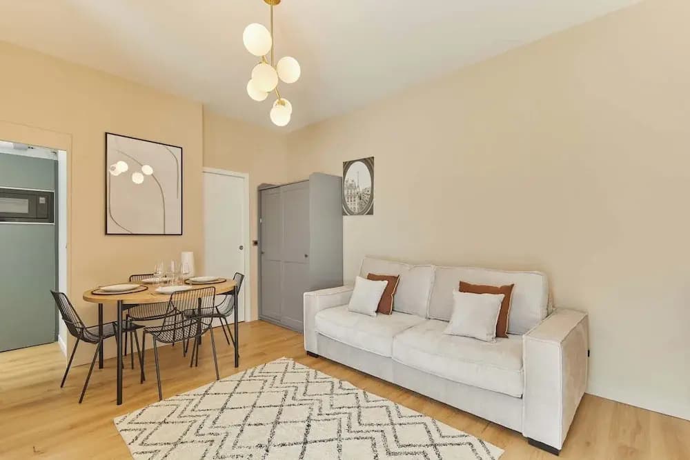 Bright Modern Studio Near the Seine Paris 16 - photo 4
