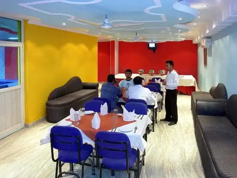 Oyo 44081 Hotel Royal Holidays - photo 12