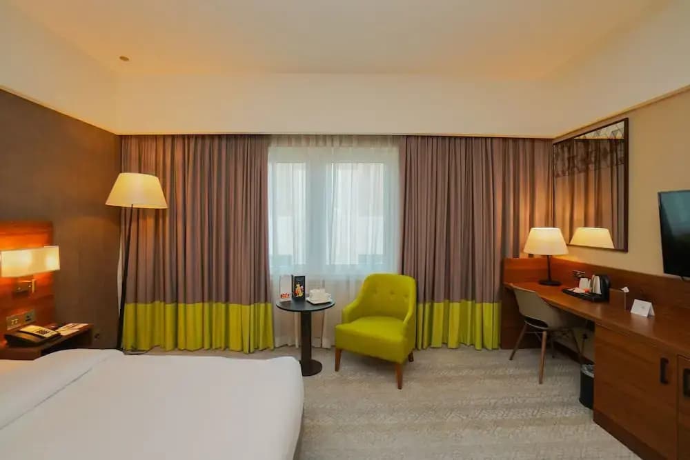 The Grand Lux Hotel - photo 5