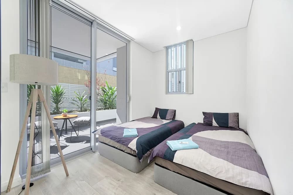 Elegant 2 Bedrooms Terrace with Premium Condition - photo 4