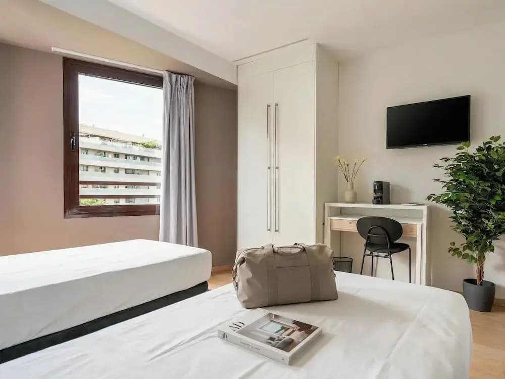 Limehome Barcelona Carrer de Fontcoberta - photo 19