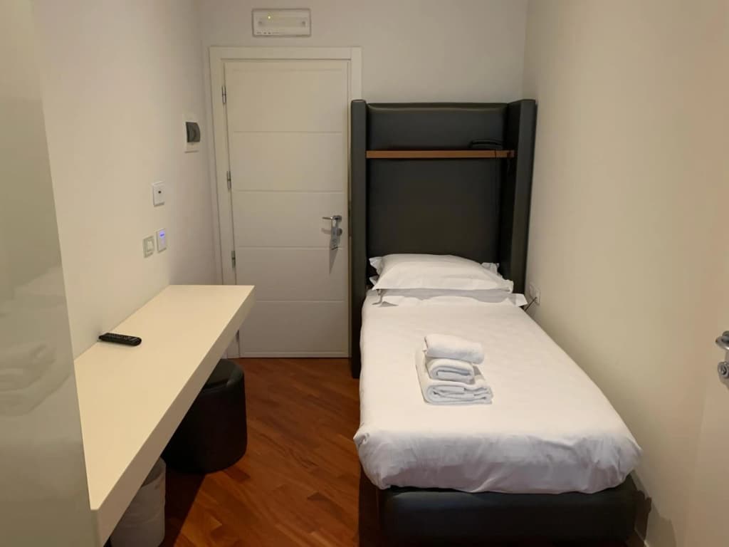 Hotel Embassy - photo 22