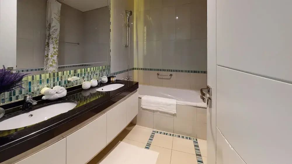 SuperHost - Stylish Apartment With Full Marina Views - photo 7
