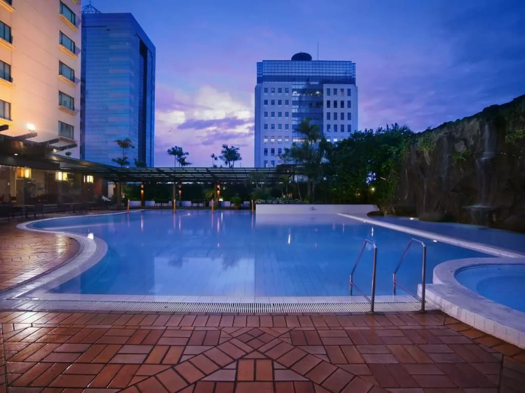 Menara Peninsula Hotel Jakarta - photo 15