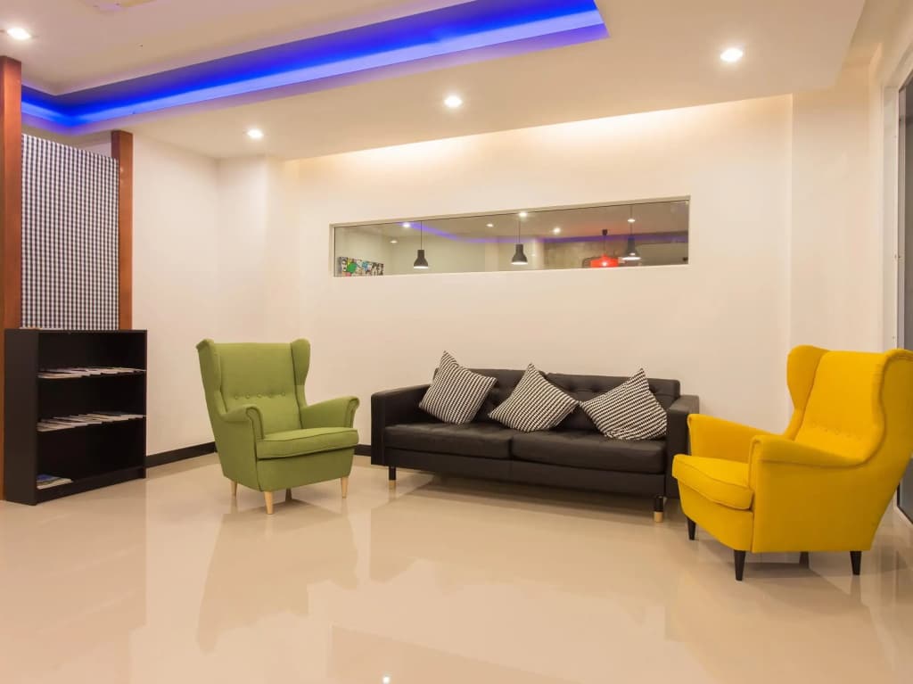 Krabi Inn And Omm Hotel - photo 3