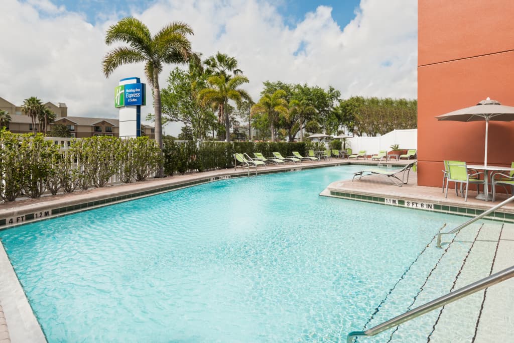 Holiday Inn Express & Suites Nearest Universal Orlando by IHG - photo 36