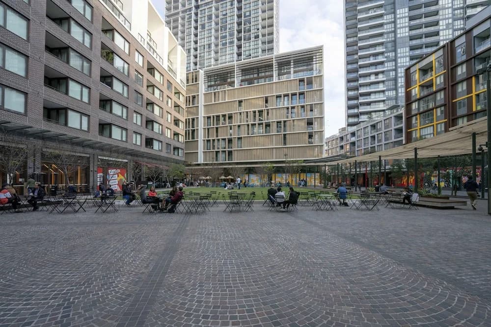 Modern Apartment in Darling Harbour - photo 13