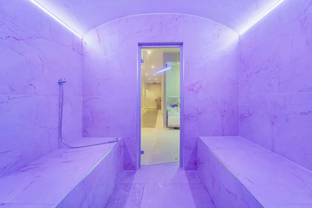 Best Western Plus The Hub Hotel - photo 9