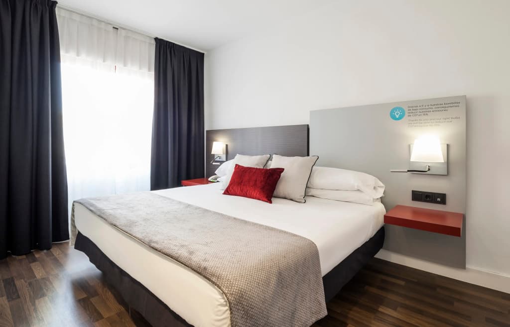 Hotel ILUNION Suites Madrid - photo 3