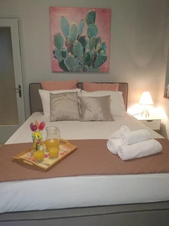 Ellie's Cozy Apartment - photo 4