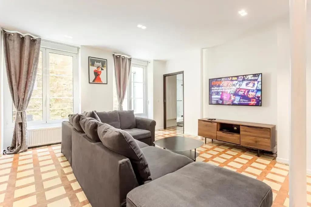 180 Suite Eden, Luxury Apt at Sacre Coeur - photo 4