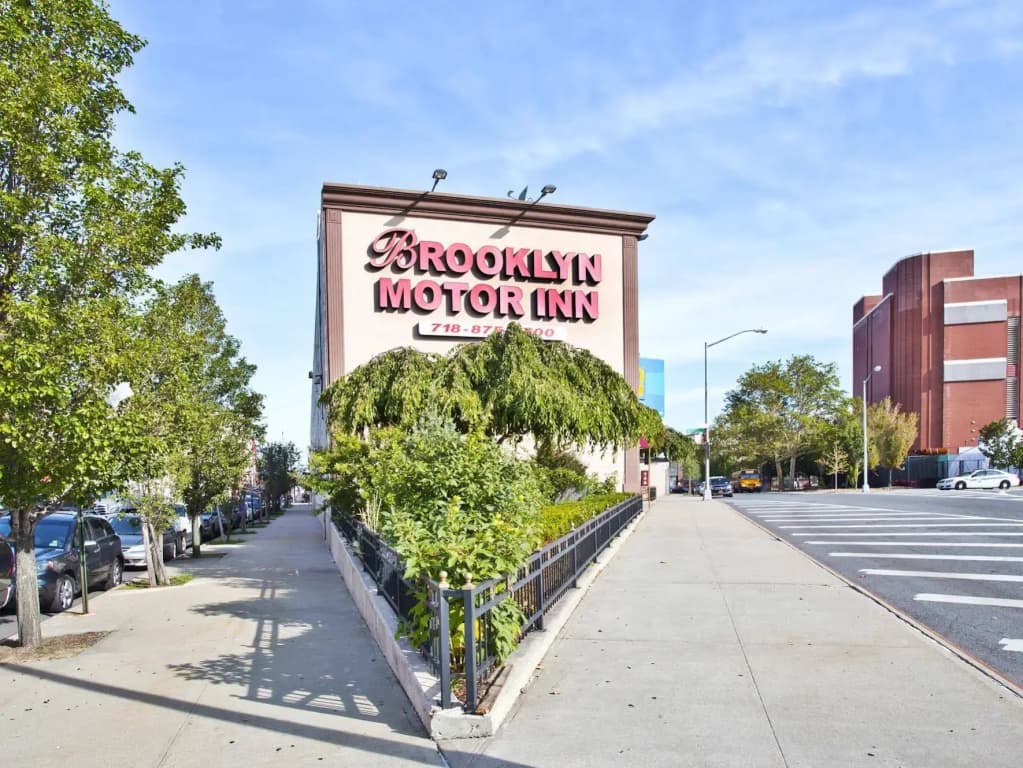 Brooklyn Motor Inn - photo 14