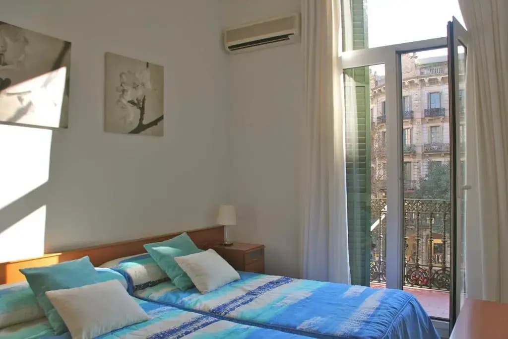 Hostal Eixample - photo 5