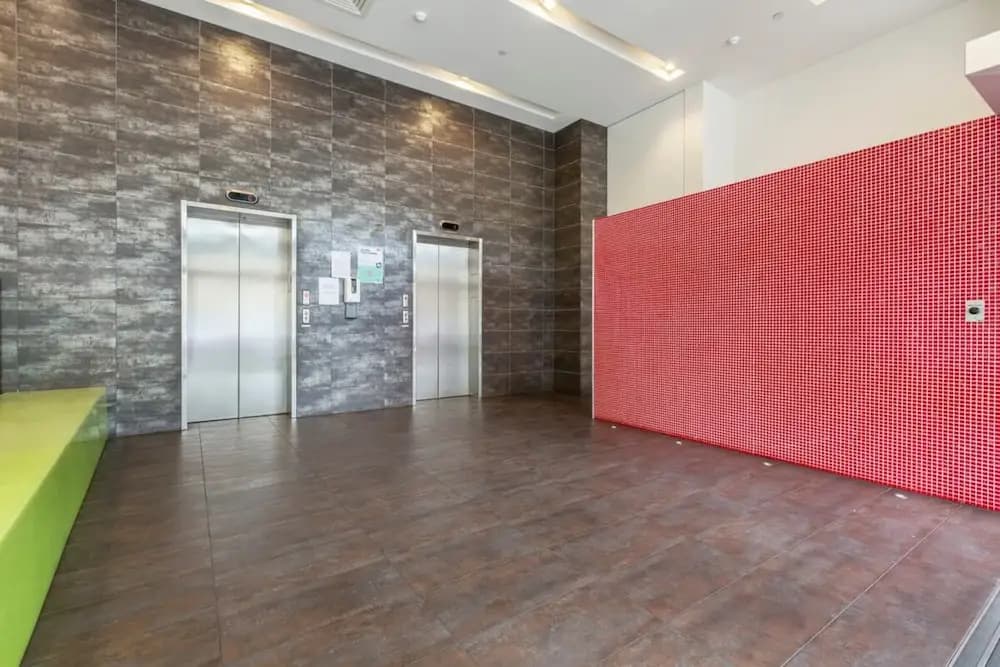 Stunning View 2-bed in Port Melbourne w/ Parking - photo 25