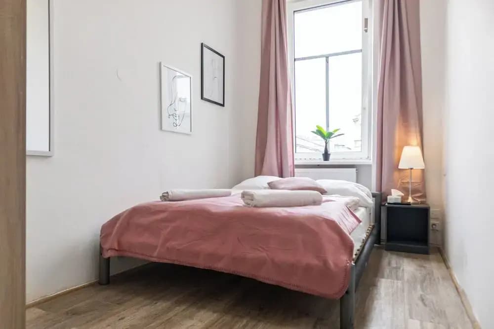 Cozy Room Shared Apt Millennium Tower - photo 16