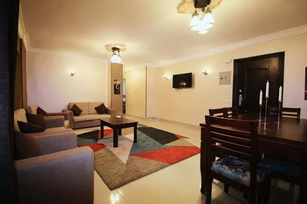 Golden Charming 3-bed Apartment in Cairo - photo 7