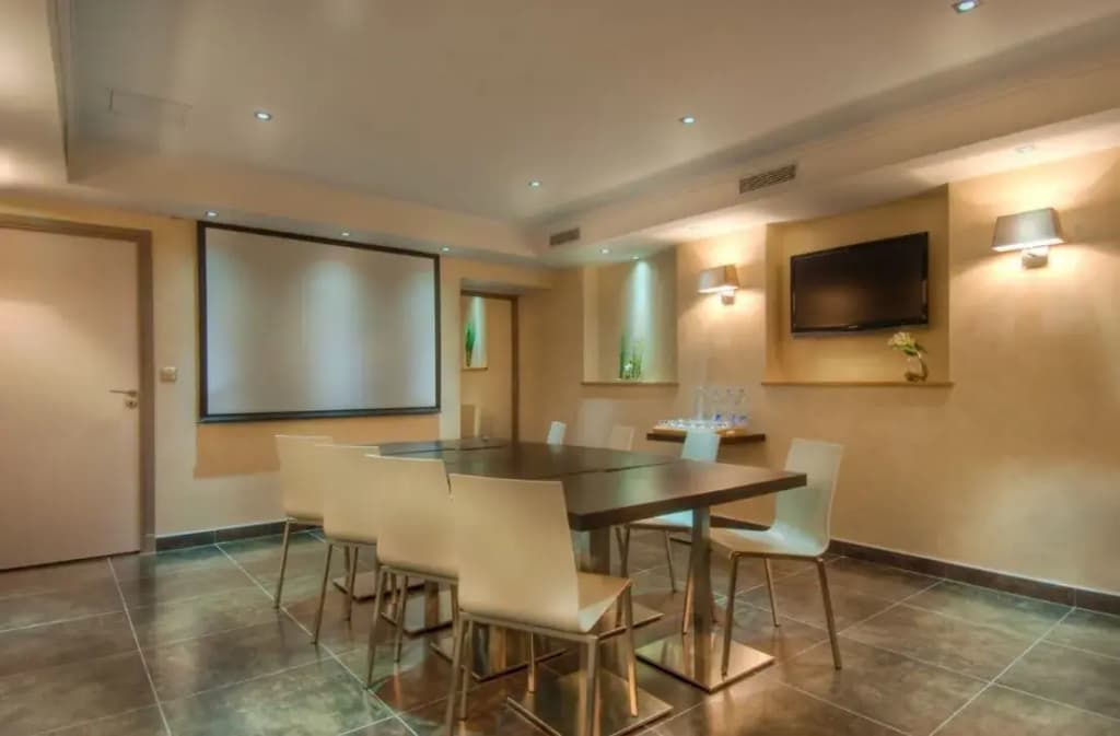 Hotel Claude Bernard Saint Germain - photo 15