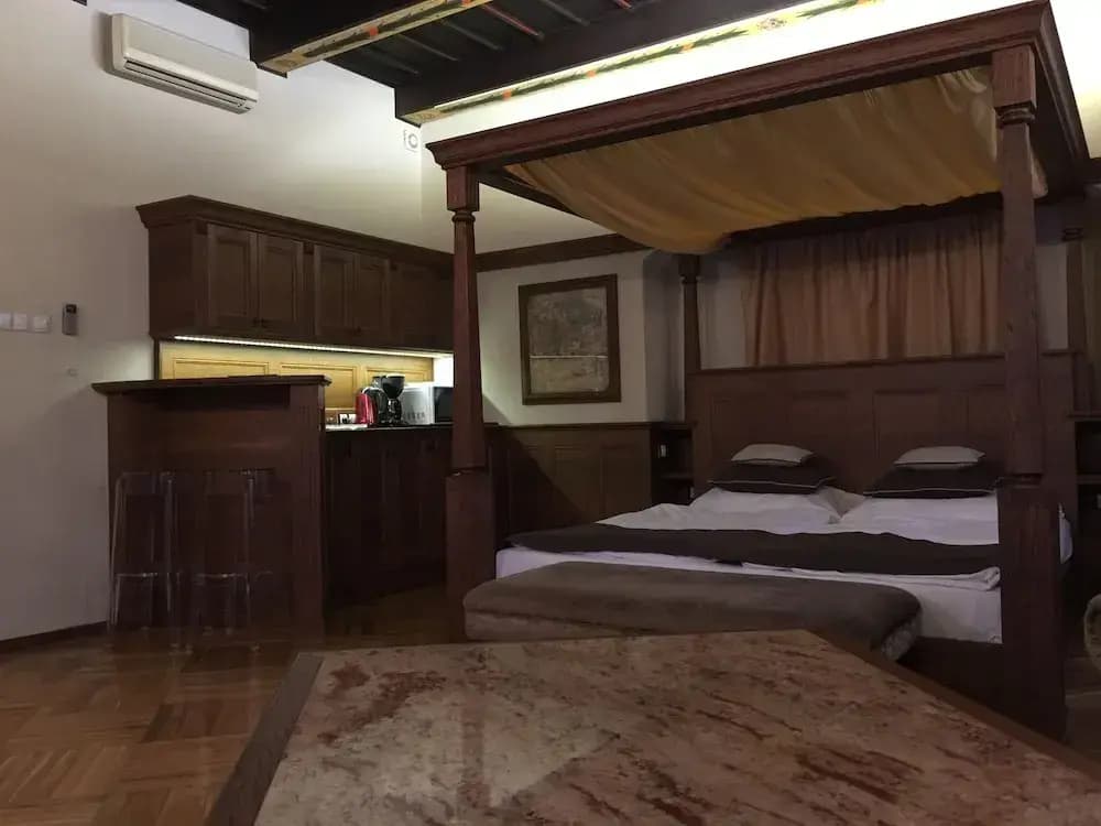 Historical Royal Apartment - photo 8