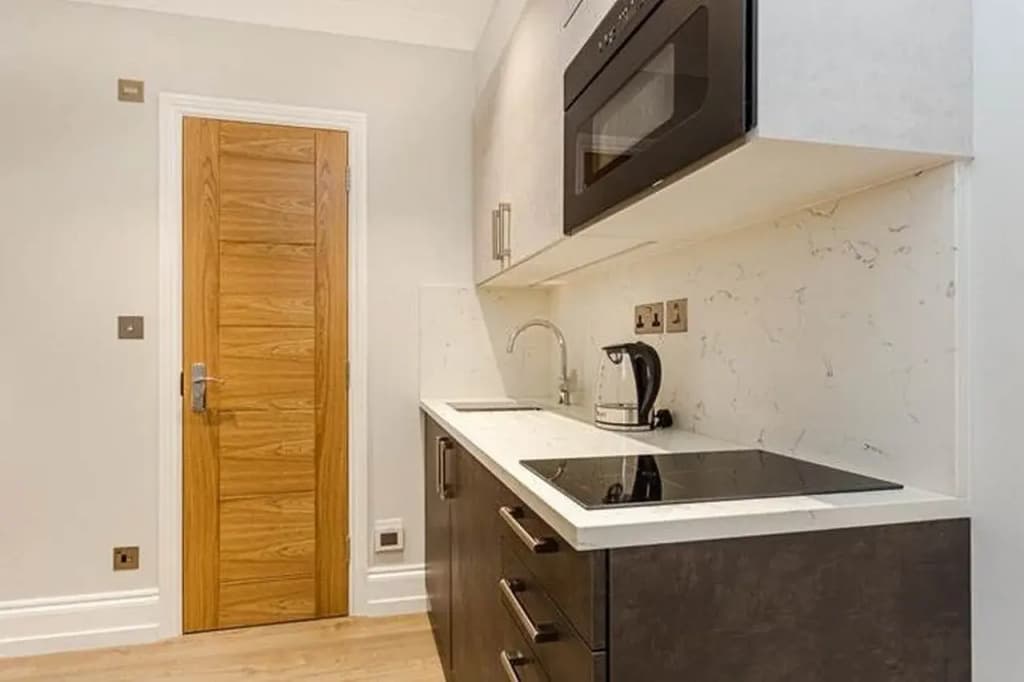 Alexander Apartments - photo 9