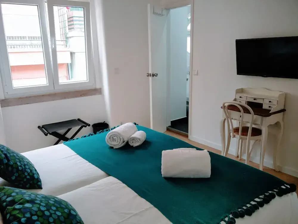Lisbon Terrace Suites Apartment for Large Groups with Amazing Terrace - photo 4