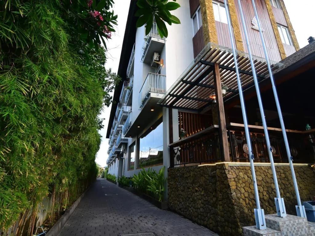 Rhadana Hotel - photo 1